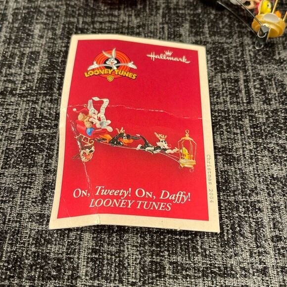 Looney Tunes On, Tweety! On, Daffy Ornament (2004) - Picture 3 of 4